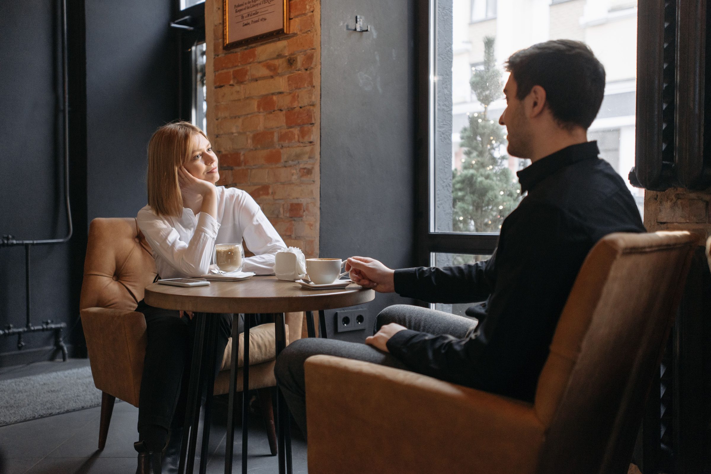 Why Busy Professionals Struggle Most in Modern Dating